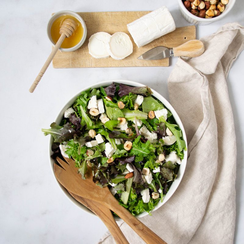 Salade de chèvre aux noisettes, sauce au miel